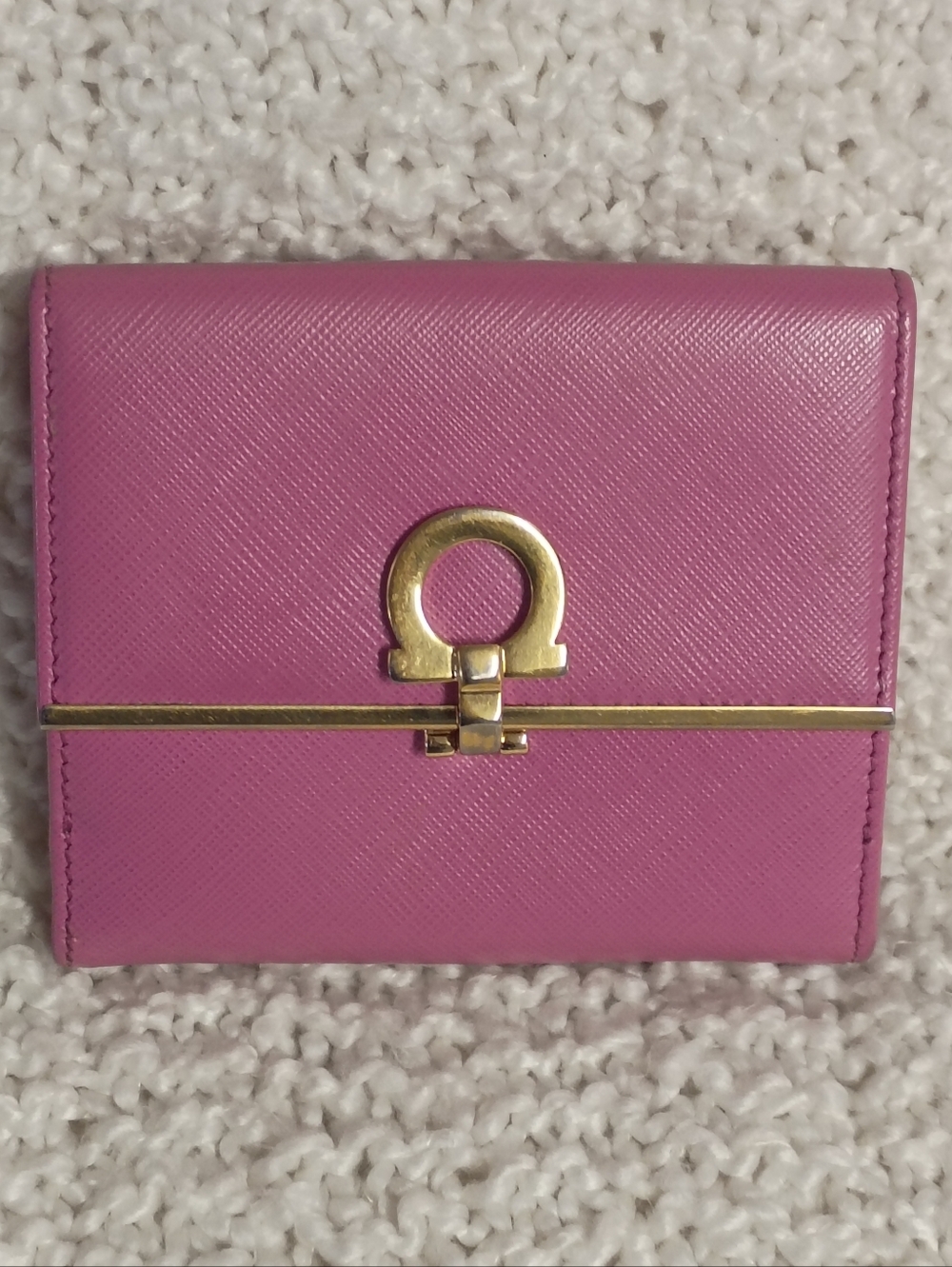 ❤️AMAZING! SALVATORE FERRAGAMO PINK GANCINI TEXTURED LEATHER BILLFOLD ID WALLET